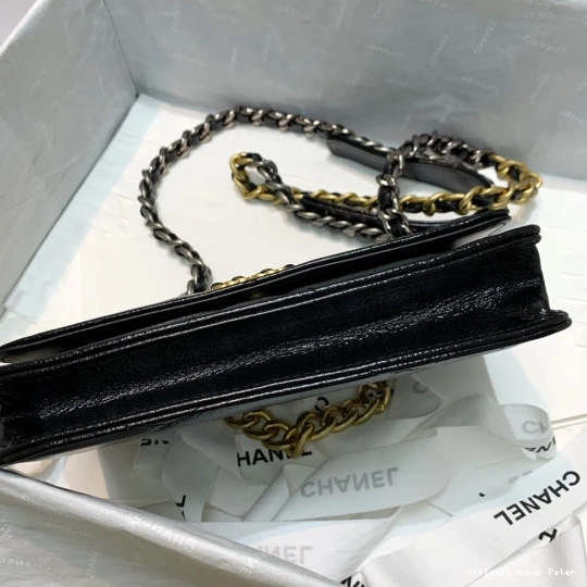 Hyper Peter WALLET ON CHANEL19 CHAIN 0708
